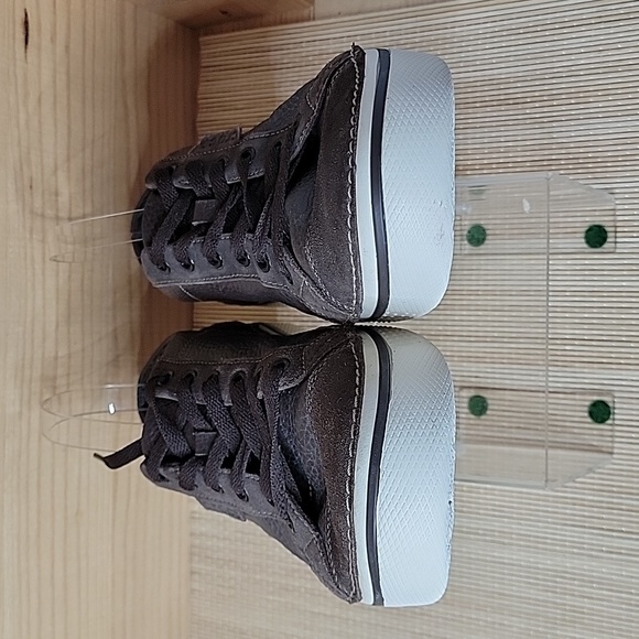 CROCS Low Top Hover Converse Style Sneakers Shoes Leather - Picture 6 of 10